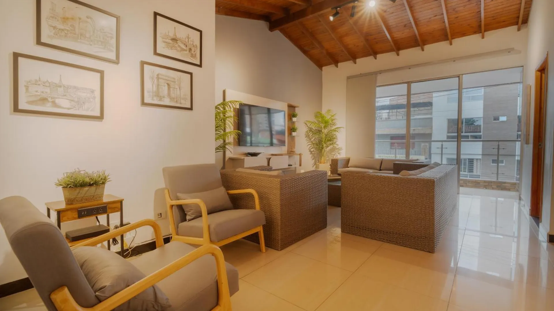 5Starhomes - Estilo Y Confort En Laureles Medellin 0*,  Colombia